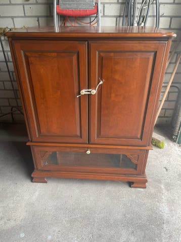 tv meubel mahoniehout 80 * 102 * 50 diep GRATIS