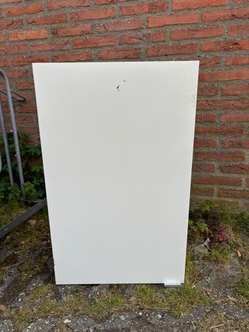 Badkamerkastje met 2 glazen plankjes