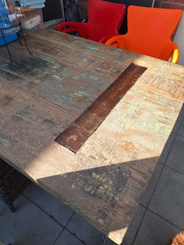 Grote tafel van sloophout