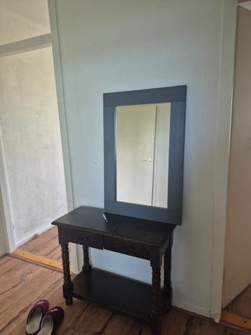 Kastje met 2 lades en spiegel