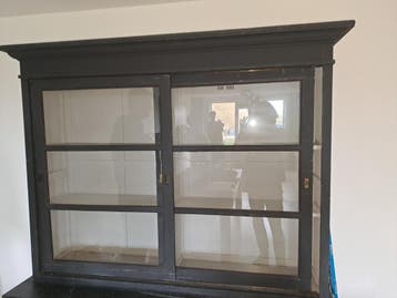 Gratis kasten en buffet kast bovenkant