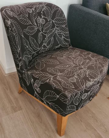 Twee flauteuils aanwezig