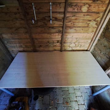 Bureau met los blad (kan vastgezet worden)