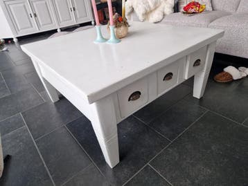 Witte salontafel met lades