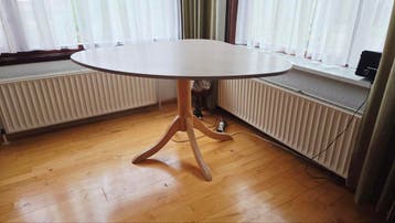 Hoektafel/eettafel ongeveer 110 x 110