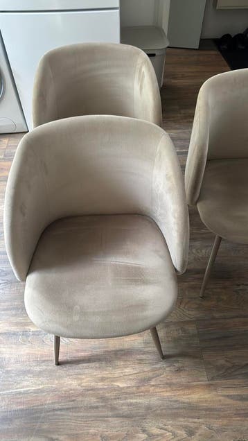 3 beige velvet stoeltjes
