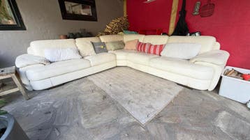 Gratis: Super comfortabele leren hoekbank van (300x300 cm)