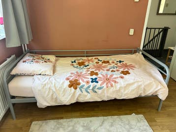 Eenpersoonsbed (exclusief matras)