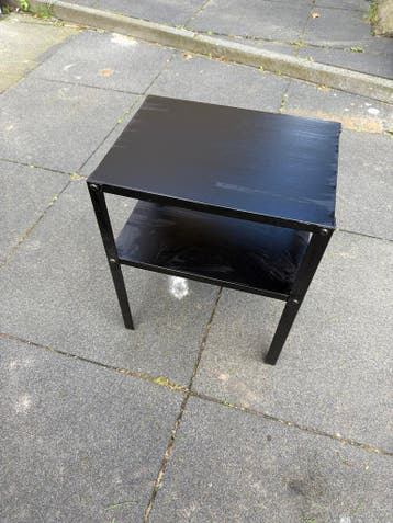 2 Nachtkastjes - Gratis af te halen