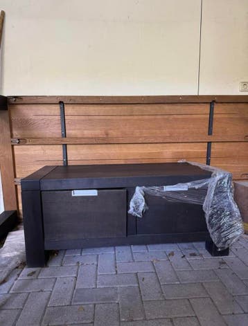 Massief Tv-meubel (120x55 cm) - Deur reparatie nodig