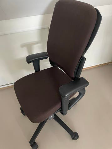 Zeer mooie en nog perfecte Ahrend bureaustoel verstelbaar