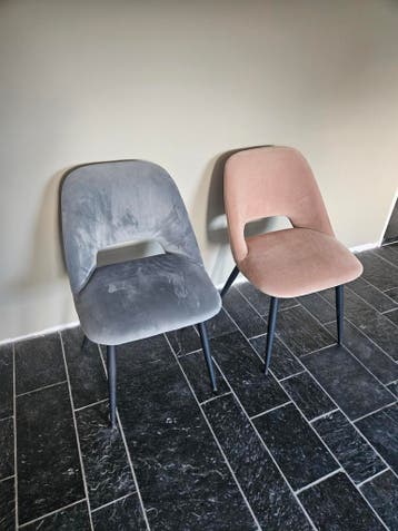 Twee leuke stoeltjes - gratis af te halen