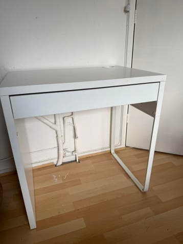 Gratis af te halen kinderbureau en bureaustoel