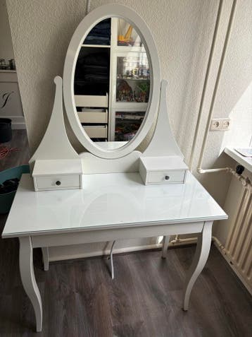 Witte IKEA kaptafel gratis