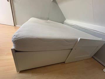 Brimnes bedbank + matras – GRATIS af te halen