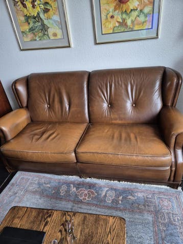 Complete Woonkamerset: Bank, 2 Stoelen, Kast & Salontafel