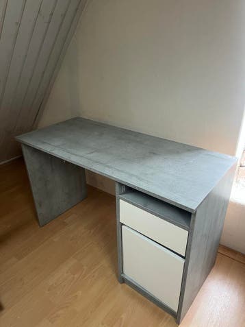 Net bureau, gratis af te halen.