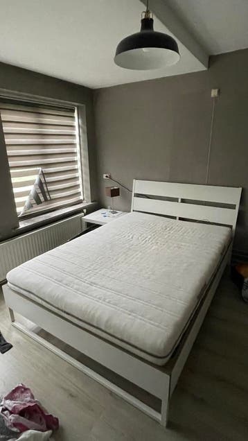 Ikea bed 140x200 cm met matras - perfecte staat