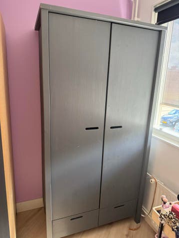 Kledingkast Woood|| gratis af te halen