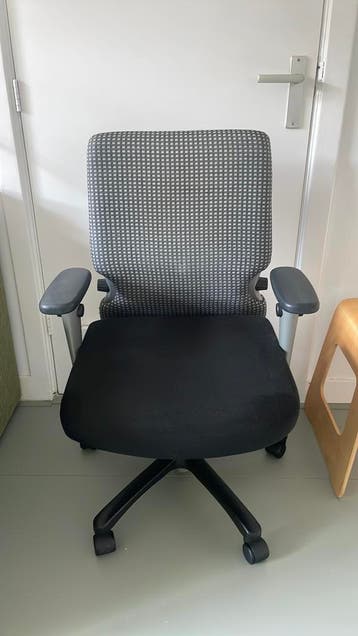 Gratis professionele bureaustoel