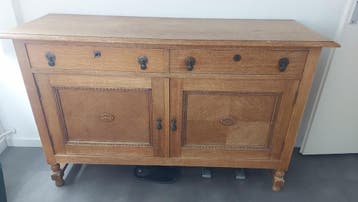 Houten dressoir met lades en deuren