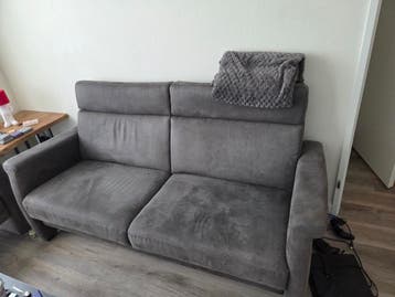 GRATIS OPHALEN VANAVOND!!!!Twee comfortabele grijze banken