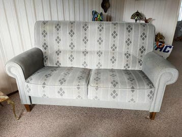 Gratis bank en twee fauteuils