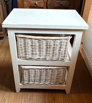Houten kastje met rieten lades...opknappertje