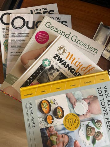 Boeken / magazines over zwanger / babys etc