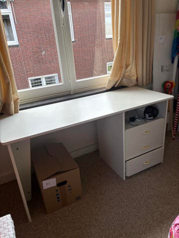 Gratis afhalen Wit bureau met lades