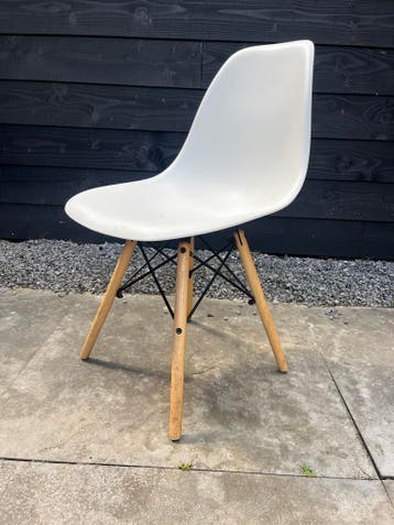 4x Witte Eetkamerstoelen met Houten Poten - Gratis ophalen