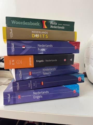 Diverse woordenboeken! GRATIS OPHALEN