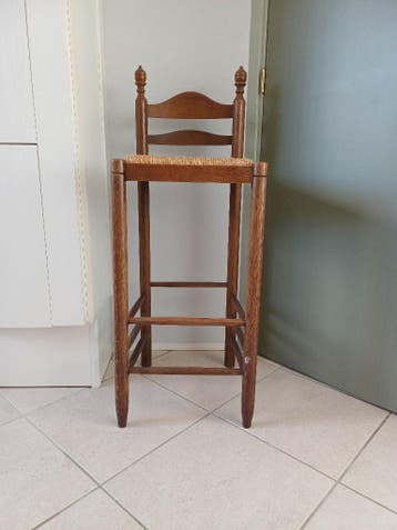 Barkruk hout met rieten zitting