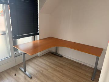 Ikea bureau 1,60/2,20 x 2,00.