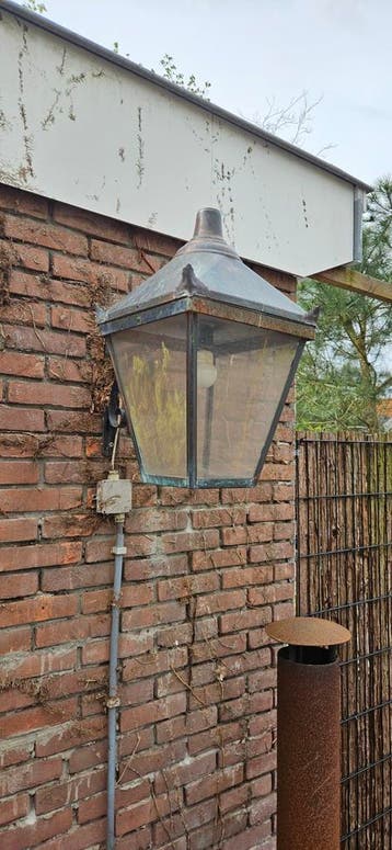 Gratis! Oude buitenlamp / wandlamp - Vintage look