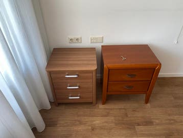 2 nachtkastjes GRATIS