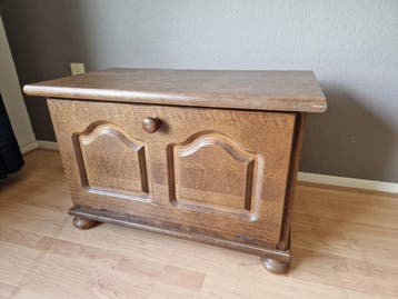 Klein houten schoenenkastje met klep - Gratis af te halen