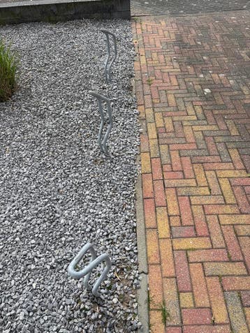 3 fietsenstandaards (voor plaatsing in de grond)