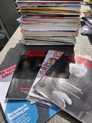 Gratis grote stapel Groene Amsterdammers (tijdschriften)