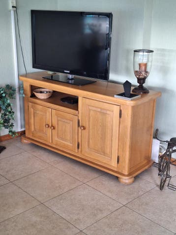 Tv meubel gratis af te halen.