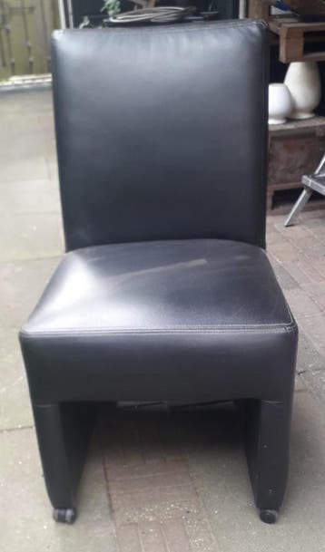 4  stoelen zwart