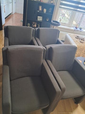 Kuipstoelen op wieltjes