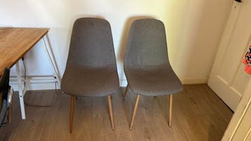 Gratis op te halen: 2 eetkamer of bureau stoelen