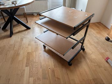 Verrijdbaar kastje met drie planken