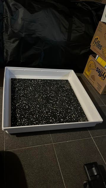 Lekbak wasmachine met anti trillingsmat