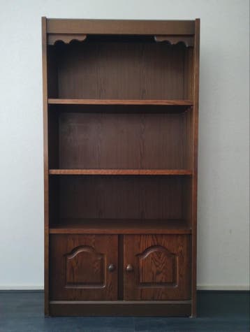 Boekenkast met plank/deur, gratis af te halen in Dedemsvaart