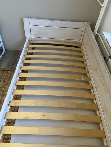 Eenpersoonsbed 90x200cm met lattenbodem