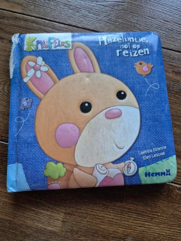 Knuffies Hazeltje, dol op reizen