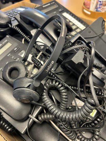 Kxt7668 panasonic telefoons en headsets gratis!