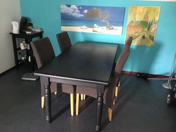 4 eetkamerstoelen met grijze stof GRATIS